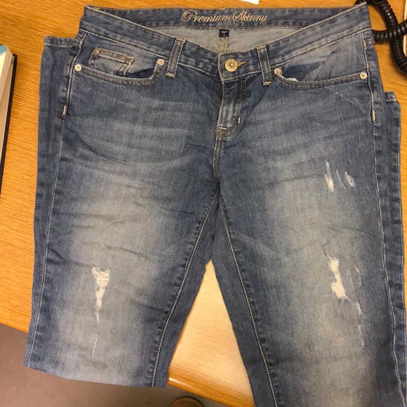 Gap Light Washed Jeans - Picture 3 of 6